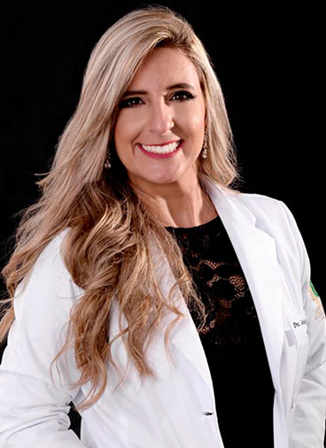 Dra. Carla Gadas Oliveira